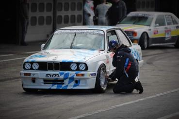 KW Gewindefahrwerk Variante 1 für BMW E30 316i, 318i, 318is, 320i, 325i  (incl. neue Federbeine vorne !!!)
