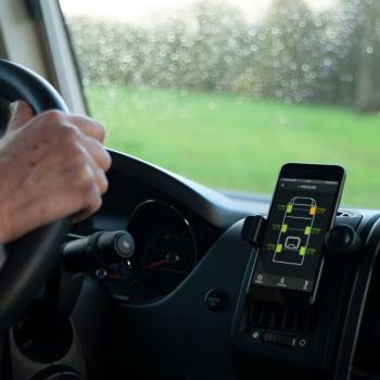 Luftdruck-Überwachung für Reifen mit App für Trailer, Wohnwagen, Wohnmobil, Anhänger (Basic-Set incl Sensoren für 2 Räder)