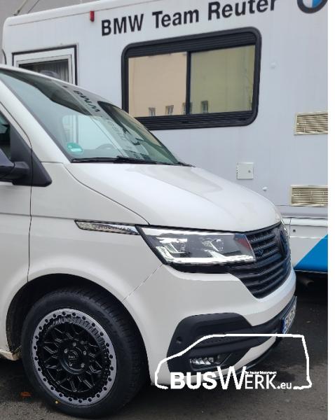 8x18 ET50 mattschwarz / Felgenhorn silber BusWerk ROX Offroad / Allterrain Satz (4 Stck.) Alu-Felgen mit ABE für VW T5, T6 und T6.1