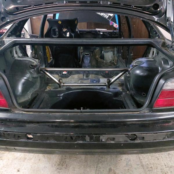BMW E36 Coupe + Limousine incl. M3 Motorsport Verstärkung für Heck / Kofferraum / Torsions-Versteifung Version B