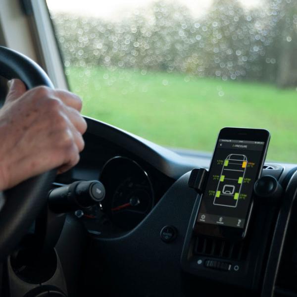 Luftdruck-Überwachung für Reifen mit App für Trailer, Wohnwagen, Wohnmobil, Anhänger (Basic-Set incl Sensoren für 2 Räder)