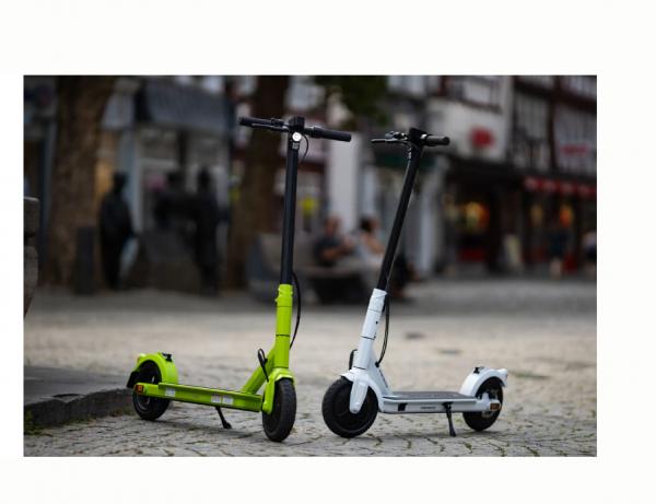 STREETBOOSTER One in Grün E-Scooter mit Strassenzulassung 22 km/h !