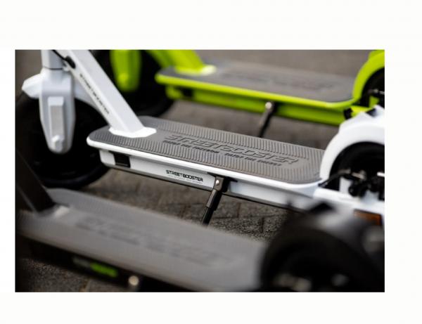 STREETBOOSTER One in Grün E-Scooter mit Strassenzulassung 22 km/h !